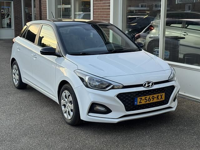 Wit Occasion 2020 Hyundai i20 Premium Hatchback | € 13.998 (Eerlijke prijs) - Afbeelding 1/3