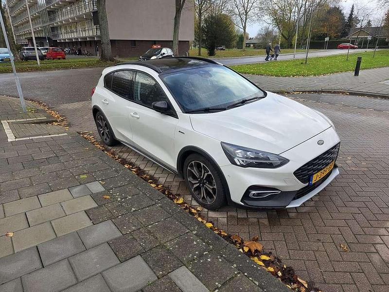 Wit Gebruikt 2020 Ford Focus Business Edition Hatchback | € 15.399 (Eerlijke prijs) - Afbeelding 1/4