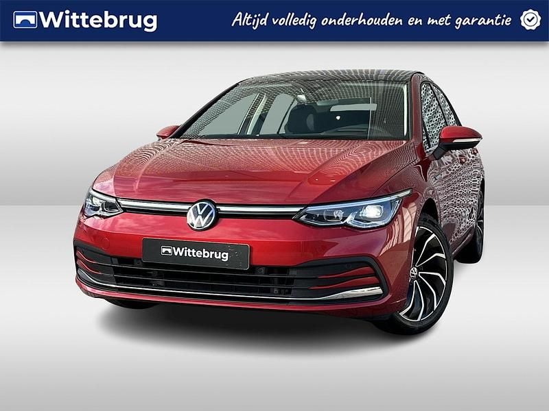 Rood Gebruikt 2023 VW Golf VIII Style Hatchback | € 30.450 (Eerlijke prijs) - Afbeelding 1/2