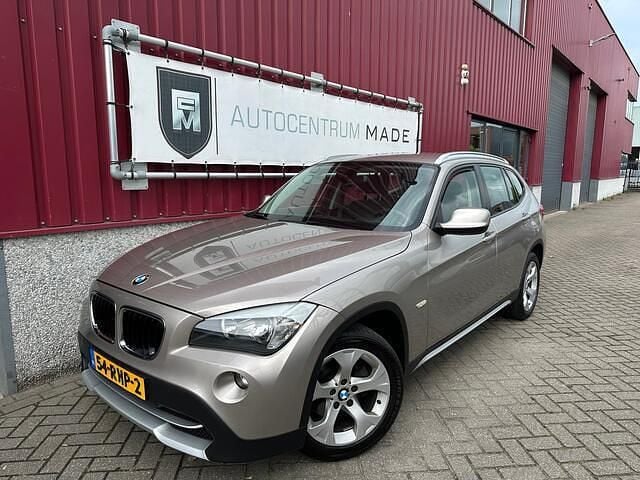 Grijs Gebruikt 2011 BMW X1 Executive SUV | € 7.850 (Eerlijke prijs) - Afbeelding 1/4