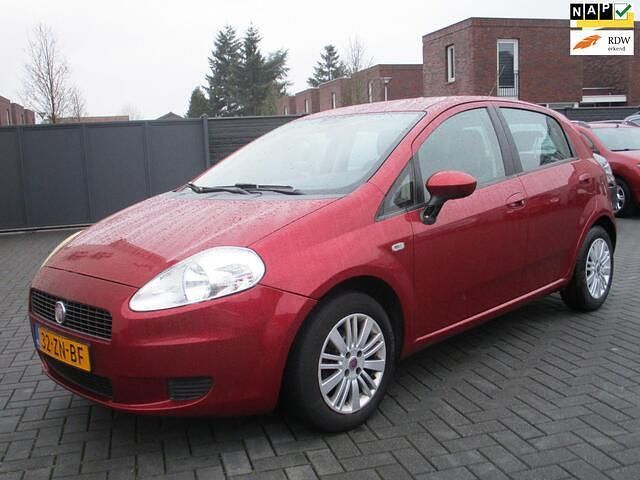 Occasion Fiat Grande Punto Dynamic 65 PK (47 kW) 2008 Rood (metallic) Hatchback