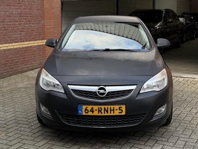 Occasion Opel Astra Selection 101 PK (74 kW) 2011 Zwart Hatchback