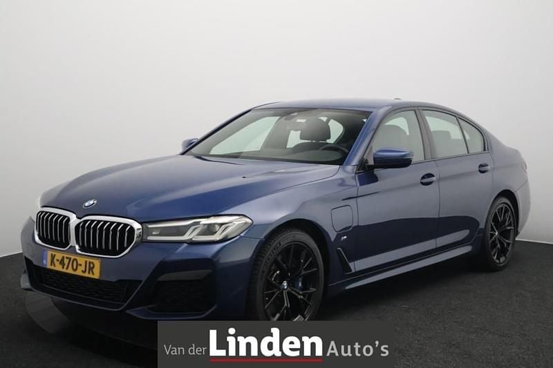 Blauw Gebruikt 2021 BMW 530e Executive Sedan | € 37.845 (Goede deal) - Afbeelding 1/4