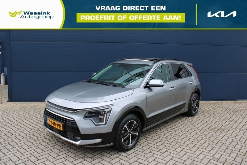 Grijs Gebruikt 2024 Kia Niro SUV | € 34.985 (Eerlijke prijs) - Afbeelding 1/4