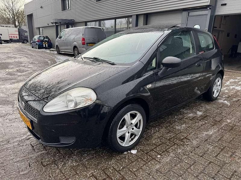 Zwart Occasion 2008 Fiat Grande Punto Active Hatchback | € 2.500 (Eerlijke prijs) - Afbeelding 1/4