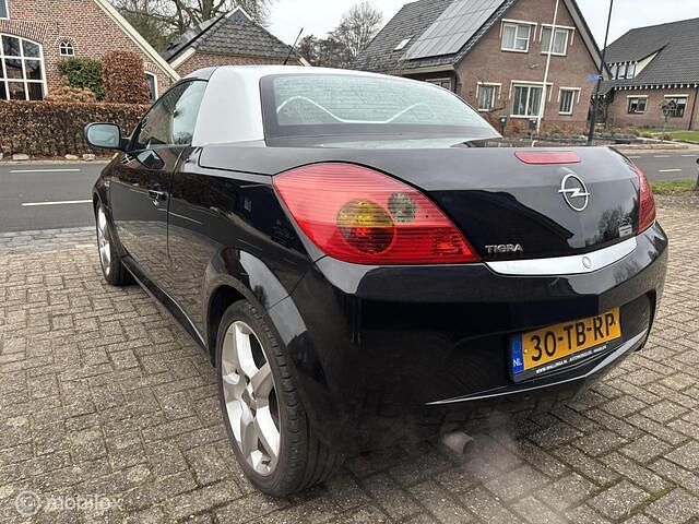 Occasion Opel Tigra Sport 90 PK (66 kW) 2006 Zwart (metallic) Stationwagen