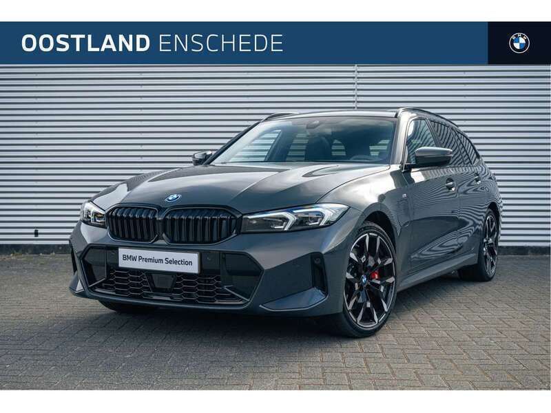 Grijs, metallic lak Gebruikt 2025 BMW 330 M Sport Stationwagen | € 69.950 - Afbeelding 1/4