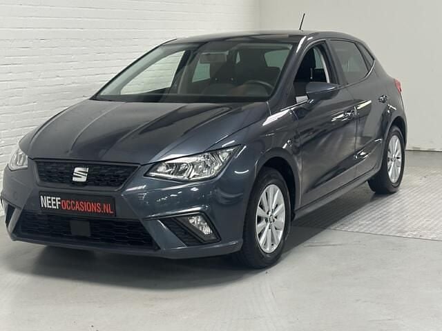 Grijs Gebruikt 2021 Seat Ibiza Hatchback | € 13.999 (Goede deal) - Afbeelding 1/4