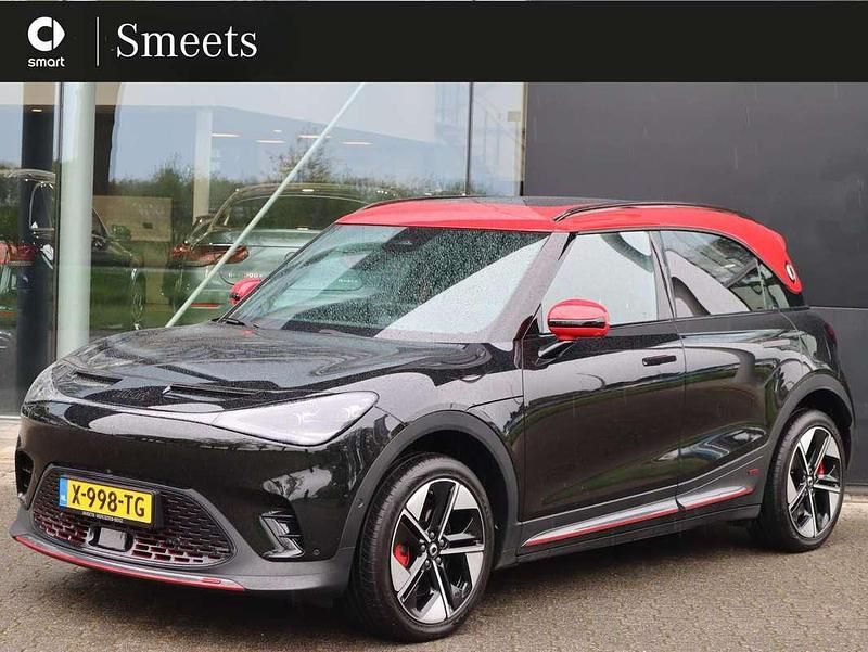 Zwart, metallic lak Gebruikt 2024 Smart #1 Brabus SUV | € 36.888 (Eerlijke prijs) - Afbeelding 1/4