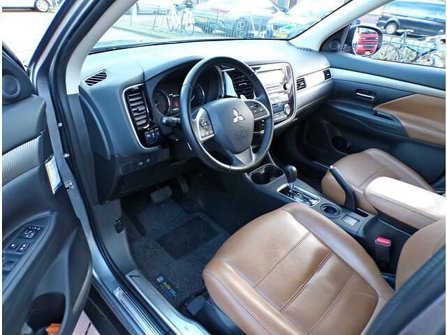 Occasion Mitsubishi Outlander Intense 150 PK (110 kW) 2012 Grijs (metallic) SUV