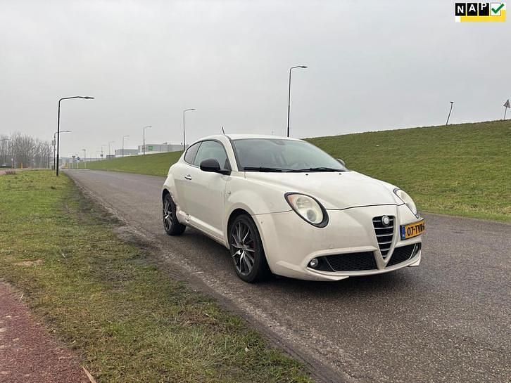 Occasion 2012 Alfa Romeo MiTo Distinctive Hatchback | € 1.550 (Super prijs) - Afbeelding 1/4