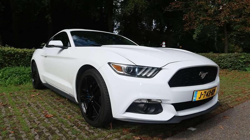 Wit Gebruikt 2015 Ford Mustang Coupé | € 28.500 (Eerlijke prijs) - Afbeelding 1/4