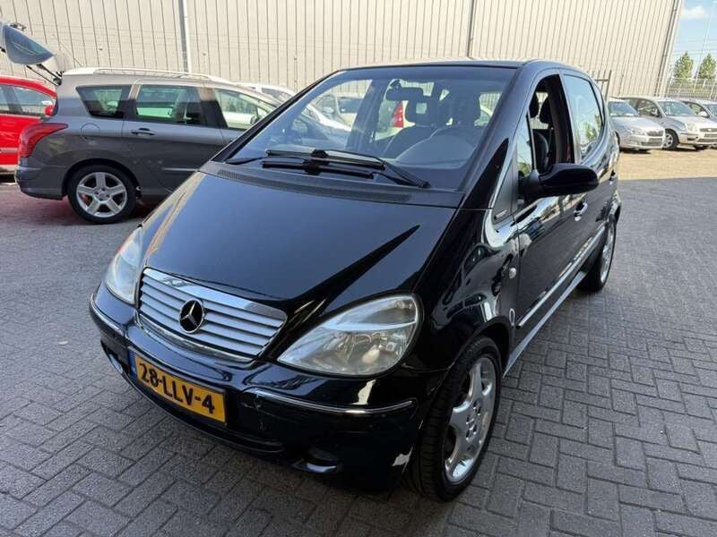 Zwart Gebruikt 2001 Mercedes A190 Elegance MPV | € 1.340 - Afbeelding 1/4