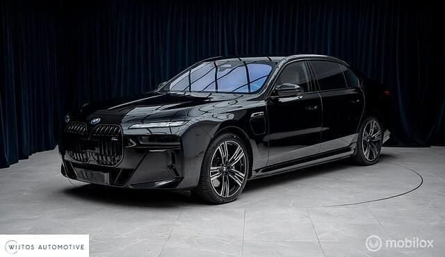 Zwart Gebruikt 2024 BMW M760e Executive Sedan | € 129.950 (Super prijs) - Afbeelding 1/3