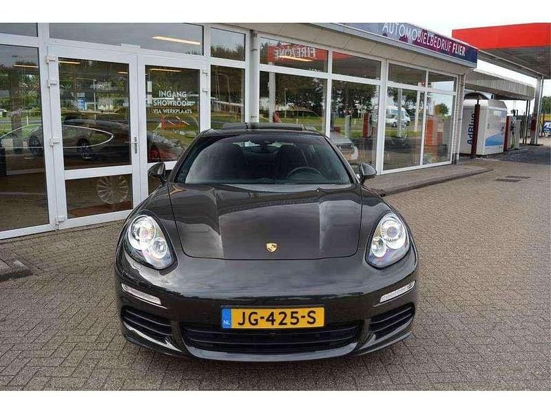 Grijs Gebruikt 2016 Porsche Panamera Hatchback | € 43.000 - Afbeelding 1/4