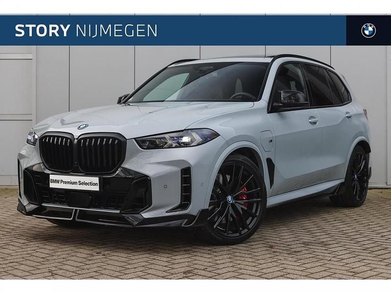 Brooklyn grau (grijs metallic) Gebruikt 2024 BMW X5 Comfort Edition SUV | € 123.900 - Afbeelding 1/4