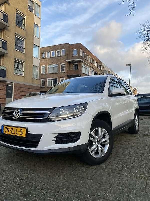 Wit Gebruikt 2012 VW Tiguan Comfortline SUV | € 8.499 (Eerlijke prijs) - Afbeelding 1/4