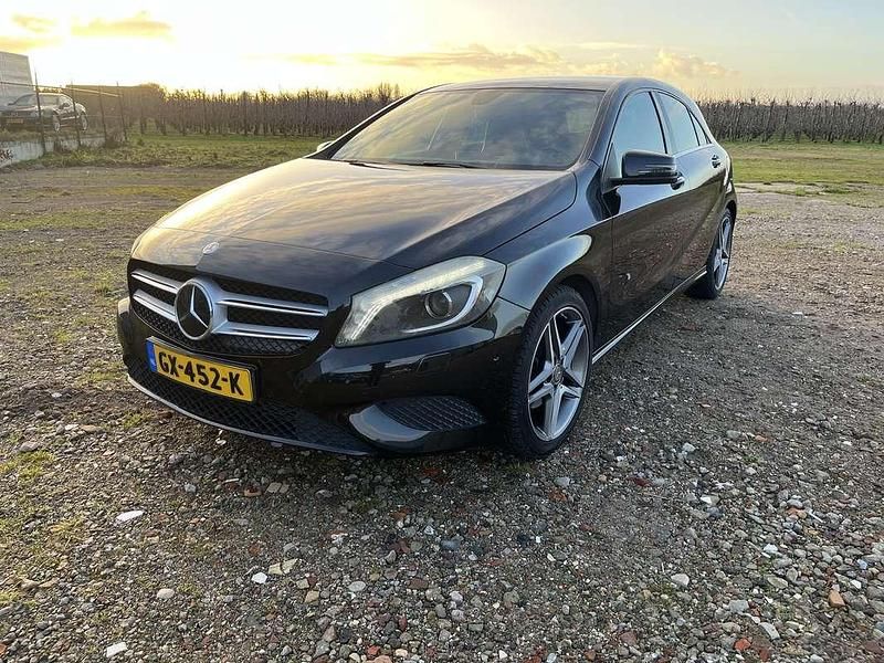 Zwart Occasion 2014 Mercedes A180 Ambition Hatchback | € 10.000 (Goede deal) - Afbeelding 1/4