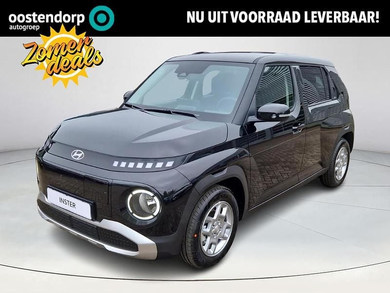 Zwart Nieuw 2025 Hyundai Inster Hatchback | € 25.090 (Goede deal) - Afbeelding 1/4