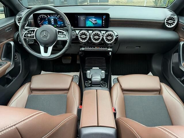 Occasion Mercedes A250 Premium Plus 161 PK (118 kW) 2020 Grijs Hatchback