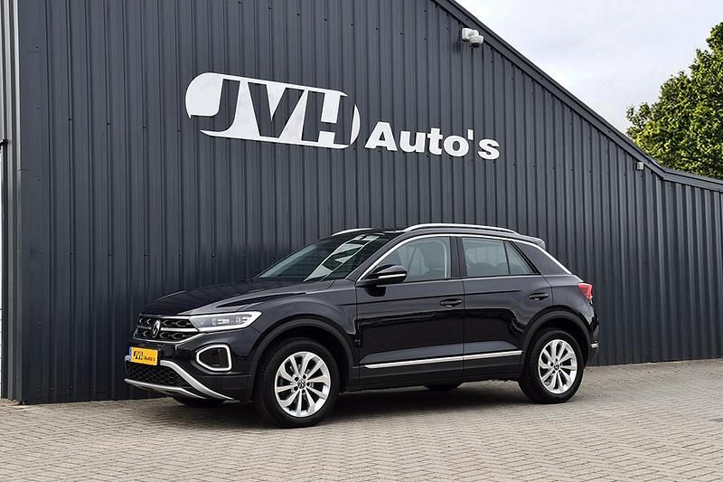 Zwart Gebruikt 2024 VW T-Roc Sport SUV | € 30.750 (Goede deal) - Afbeelding 1/4