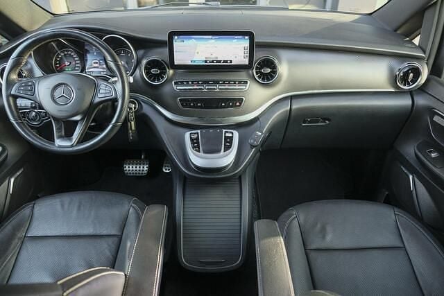 Occasion Mercedes V300 AMG 239 PK (175 kW) 2021 Zwart MPV
