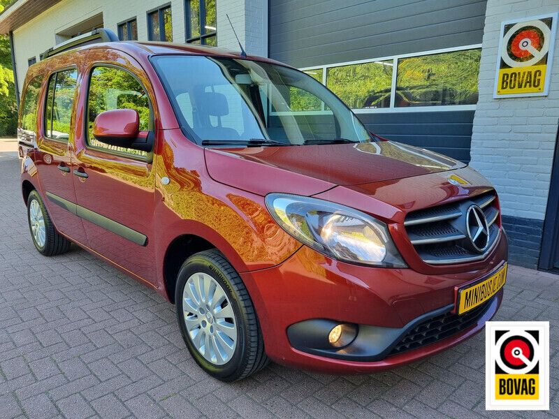 Rood Gebruikt 2018 Mercedes Citan 112 Van | € 19.545 - Afbeelding 1/4