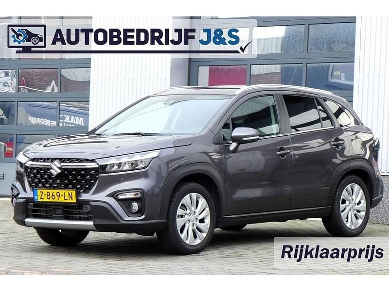 Grijs Gebruikt 2024 Suzuki SX4 S-Cross SUV | € 26.750 - Afbeelding 1/4