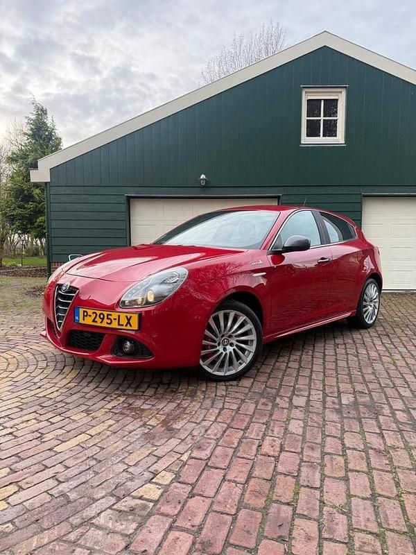 Occasion 2015 Alfa Romeo Giulietta Quadrifoglio Verde | € 11.750 (Goede deal) - Afbeelding 1/4