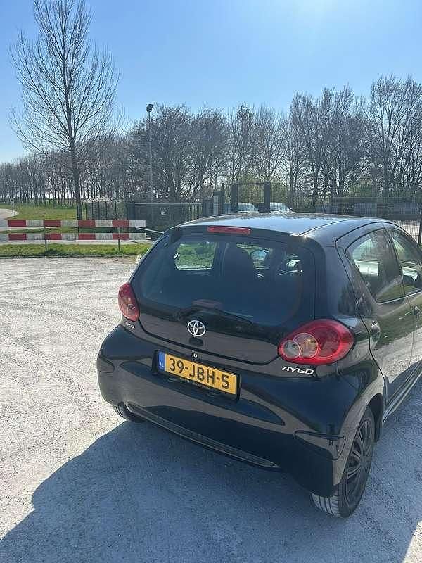 Occasion Toyota Aygo 68 PK (50 kW) 2009 Zwart Hatchback