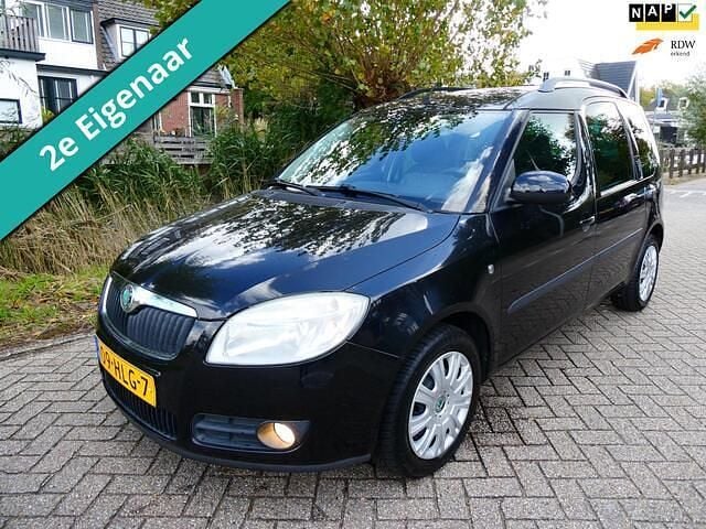 Zwart Gebruikt 2009 Skoda Roomster Stationwagen | € 3.495 - Afbeelding 1/4