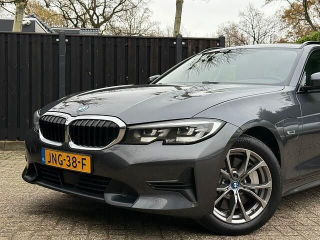 Occasion BMW 330 Comfort Edition 291 PK (214 kW) 2022 Grijs Stationwagen