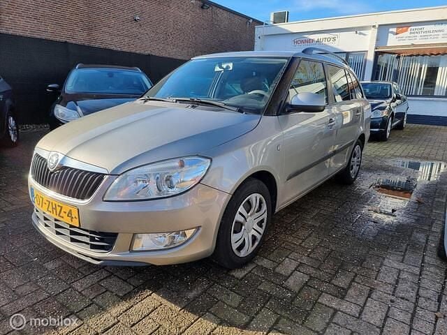 Occasion Skoda Fabia Business Line 86 PK (63 kW) 2012 Beige Stationwagen