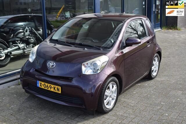 Paars Gebruikt 2009 Toyota iQ Comfort Hatchback | € 5.450 (Eerlijke prijs) - Afbeelding 1/4