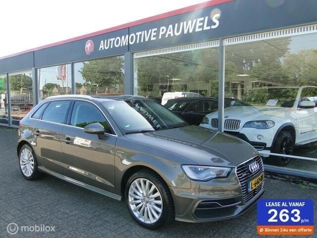 Bruin Gebruikt 2016 Audi A3 Sportback Attraction Hatchback | € 15.250 (Eerlijke prijs) - Afbeelding 1/4