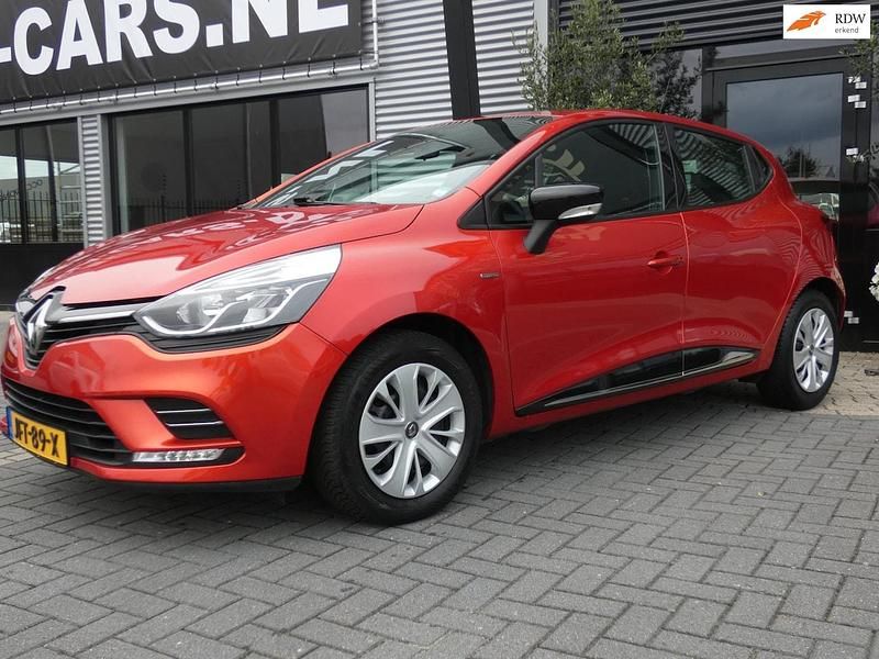Rood Occasion 2018 Renault Clio IV Hatchback | € 9.899 (Eerlijke prijs) - Afbeelding 1/4