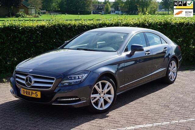 Grijs, metallic lak Gebruikt 2011 Mercedes CLS350 AMG Sedan | € 22.999 (Eerlijke prijs) - Afbeelding 1/4