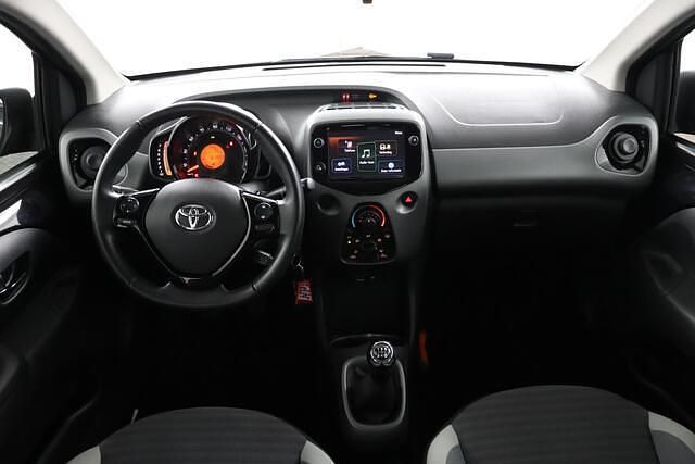 Occasion Toyota Aygo X-play 72 PK (52 kW) 2020 Zwart Hatchback