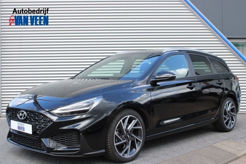 Zwart Gebruikt 2024 Hyundai i30 N Line Stationwagen | € 30.690 (Duur) - Afbeelding 1/4