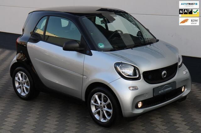 Zilver, metallic lak Gebruikt 2019 Smart ForTwo Electric Drive Hatchback | € 9.445 (Goede deal) - Afbeelding 1/4
