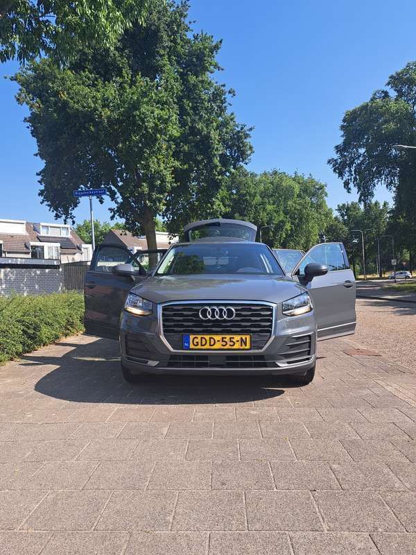 Grijs Gebruikt 2019 Audi Q2 Design SUV | € 18.499 (Eerlijke prijs) - Afbeelding 1/4