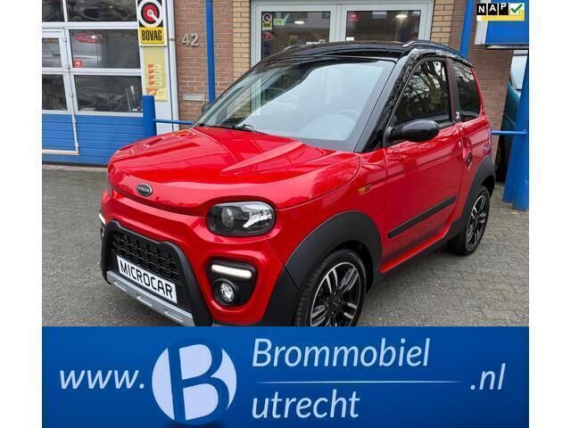 Rood Gebruikt 2022 Microcar M.Go Hatchback | € 14.900 (Duur) - Afbeelding 1/4