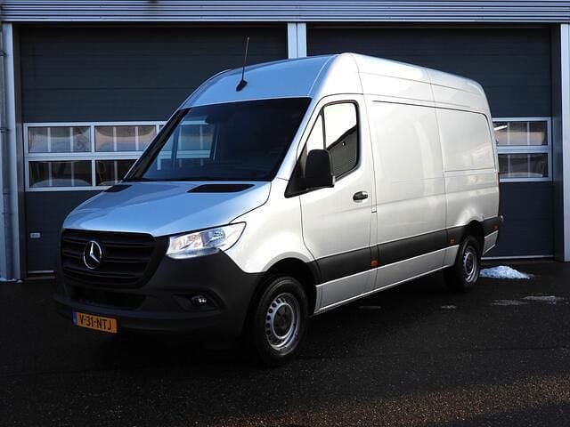 Zilver Occasion 2021 Mercedes Sprinter Van | € 29.950 (Goede deal) - Afbeelding 1/4