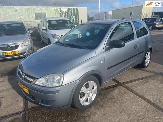 Grijs Gebruikt 2005 Opel Corsa Hatchback | € 1.895 (Iets duurder) - Afbeelding 1/4