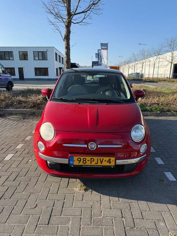 Rood Gebruikt 2011 Fiat 500 Lounge Hatchback | € 6.250 (Goede deal) - Afbeelding 1/4