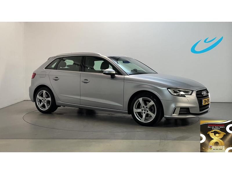 Grijs Gebruikt 2019 Audi A3 Sport Hatchback | € 19.450 (Eerlijke prijs) - Afbeelding 1/3