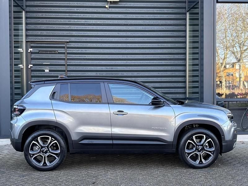 Nieuw Jeep Avenger Summit 110 PK (80 kW) 2026 Grijs SUV