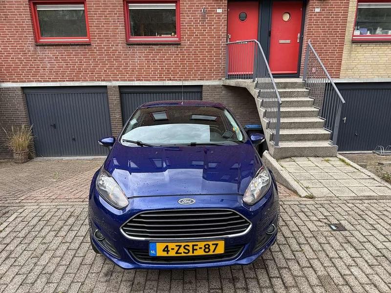 Blauw Gebruikt 2014 Ford Fiesta Style Hatchback | € 6.900 (Goede deal) - Afbeelding 1/3