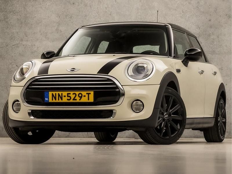 Wit Gebruikt 2016 Mini Cooper Chili Hatchback | € 16.445 (Goede deal) - Afbeelding 1/4