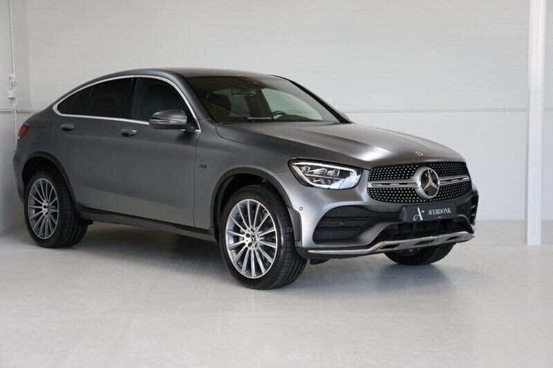 Grijs Gebruikt 2021 Mercedes GLC300 AMG Coupé | € 47.750 (Eerlijke prijs) - Afbeelding 1/4